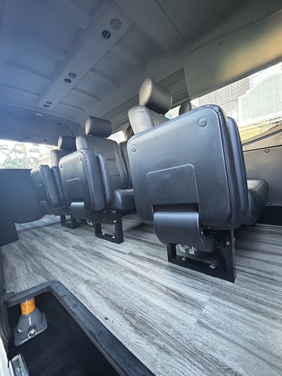 Nissan Urvan Highroof